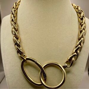 White House Black Market interlocking oval clip and circle chain. Gold tone